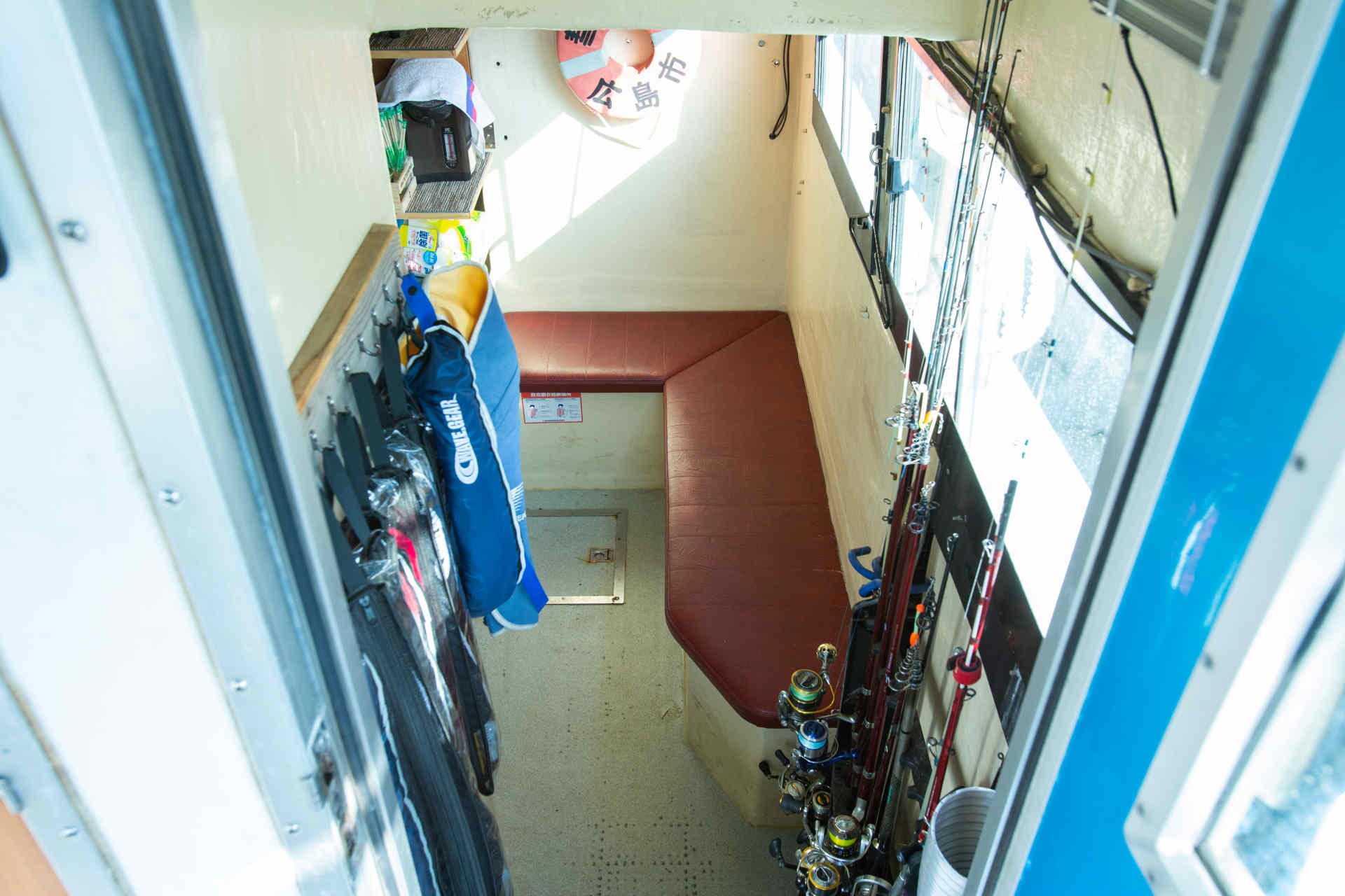 船内の画像